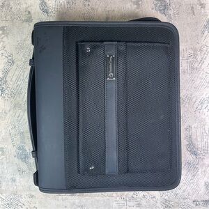 Franklin Covey - Friday Binder - Nylon Zipper with Handles (Classic, Black)